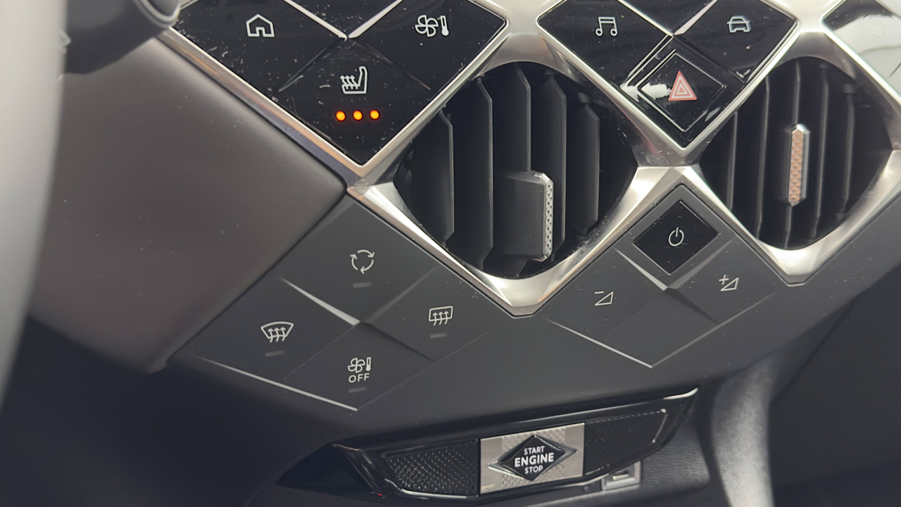 DS 3 Hybride 136 e-DCT6 — photo 23