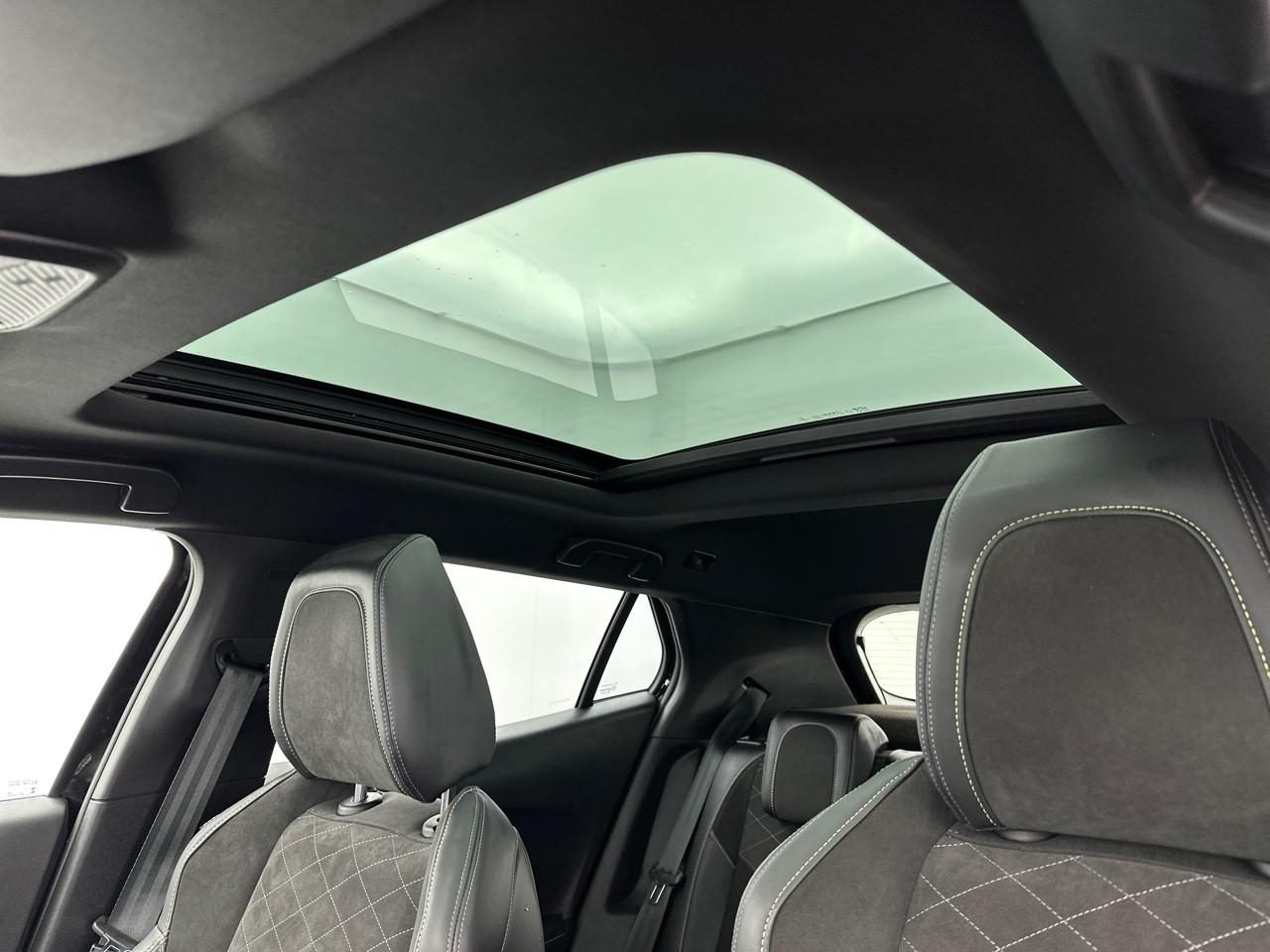 Peugeot 2008 puretech 130 s&s eat8 gt pack — photo 38