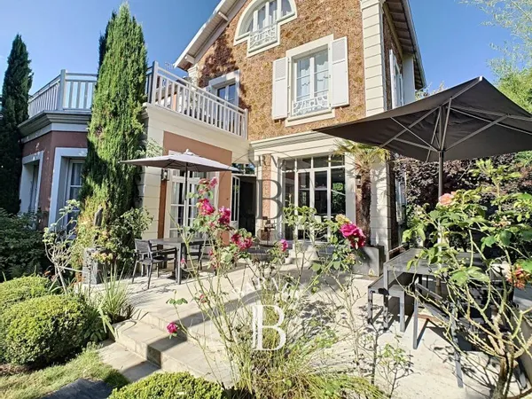 Le service location de la Maison BARNES vous propose ce bien :
