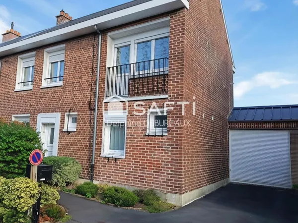Maison semi-individuelle 120 m² - 4 chambres - Garage 24 m² - Jardin clos 378 m²
