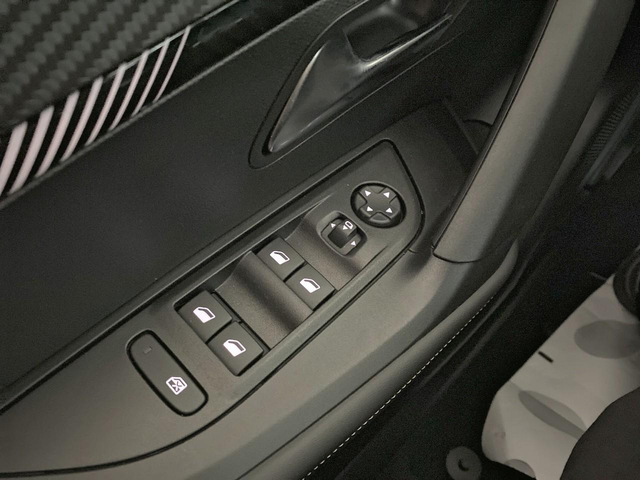 Peugeot 2008 hybrid 145 ch e-dcs6 allure — photo 20