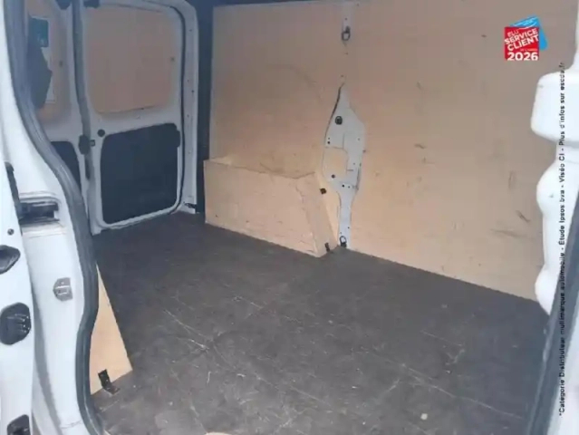Renault Trafic fg l1h1 3t 2.0 blue dci 130ch confort — photo 11