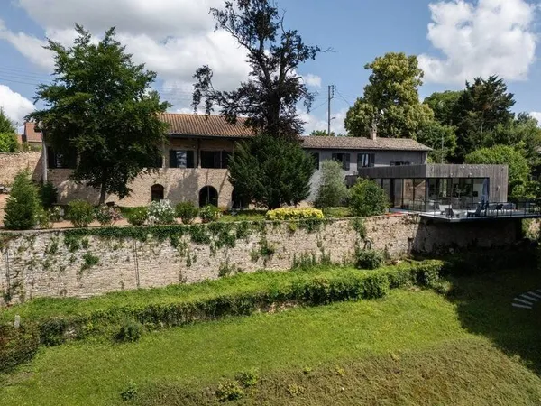 Maison 9 pièces 422 m²
