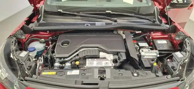 Peugeot 2008 hybrid 145 e-dcs6 — photo 104