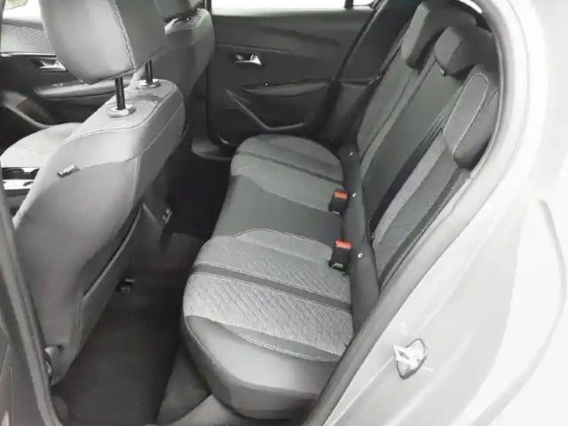 Peugeot 208 hybrid 110 e-dcs6 — photo 37