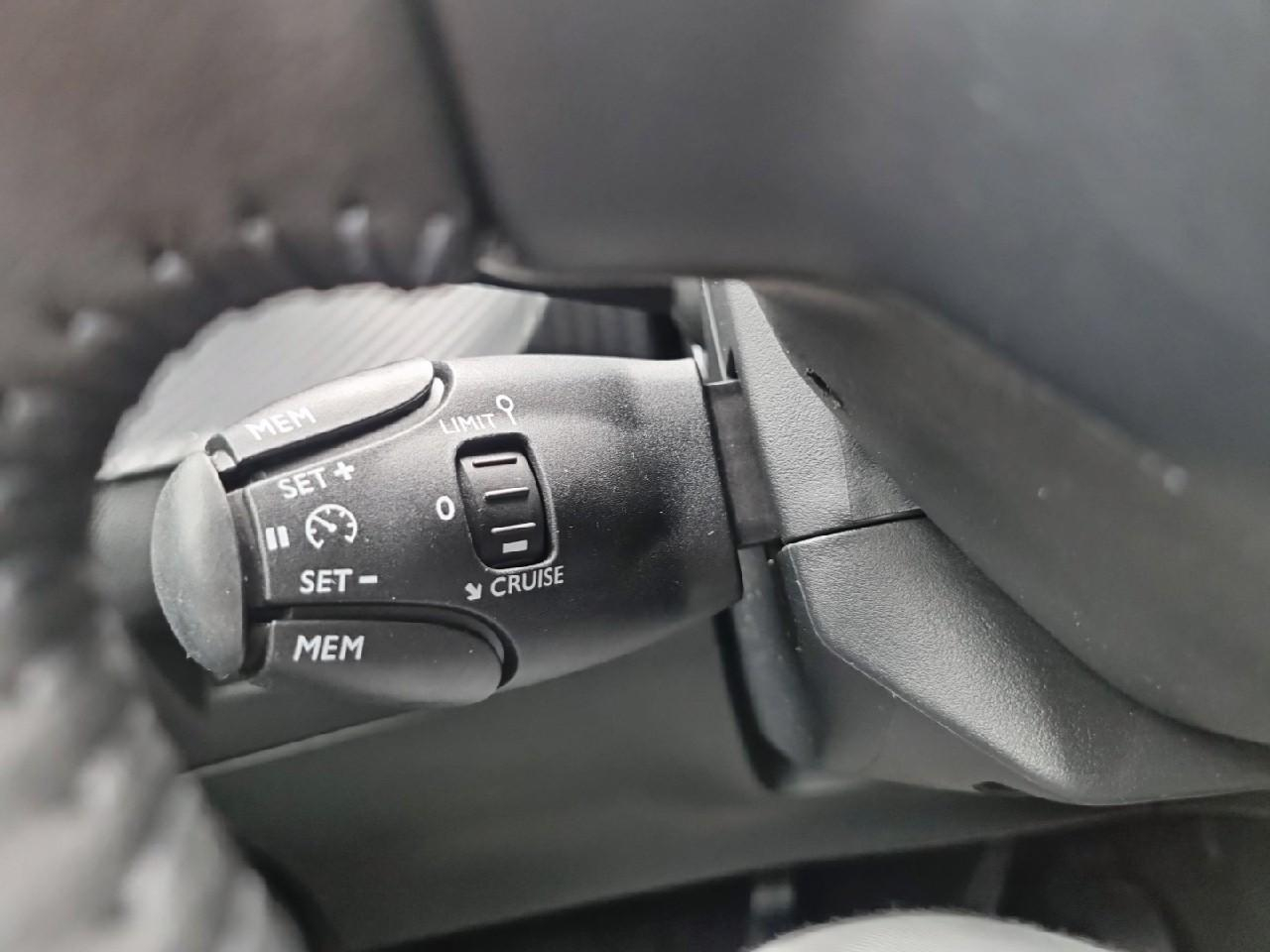 Peugeot 208 100 s&s bvm6 style — photo 19