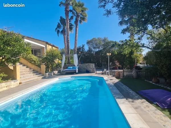 Location villa avec piscine