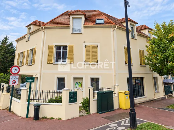 Local commercial 2 pièces 67 m²