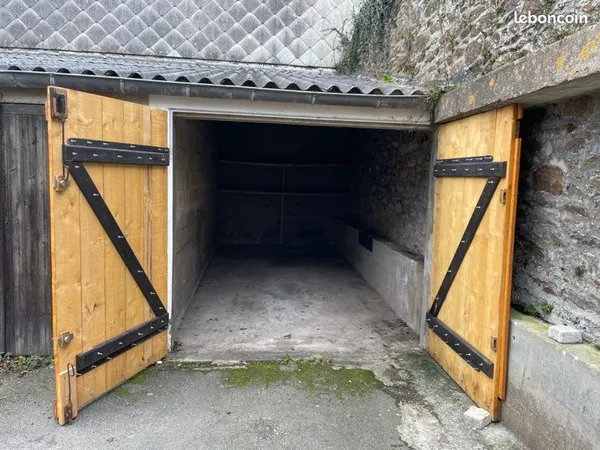 Garage box secteur Recouvrance Javouhey Explorateurs Caffarelli sans charges de copropriété