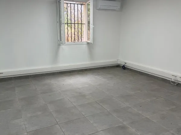 Local 26 m² Auriol