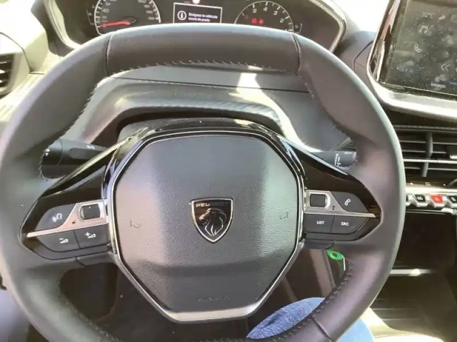 Peugeot 208 puretech 75 s&amp;s bvm5 — photo 33