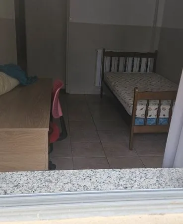Chambre meublée