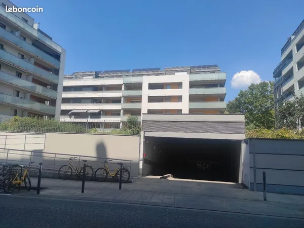 Garage sécurisé à louer - Secteur quartier de l'Aigle- Résidence Central Park2- 16,18,18 bis et 20 r