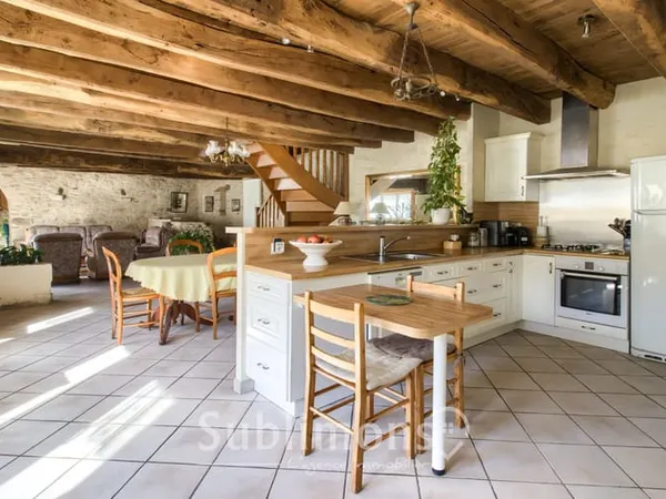 ? Superbe longère en pierre rénovée - 272 m² - Cadre e