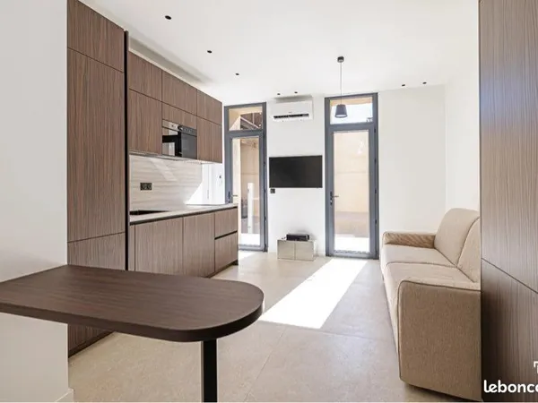 Appartement T2 de 40m2 + Cour de 40m2