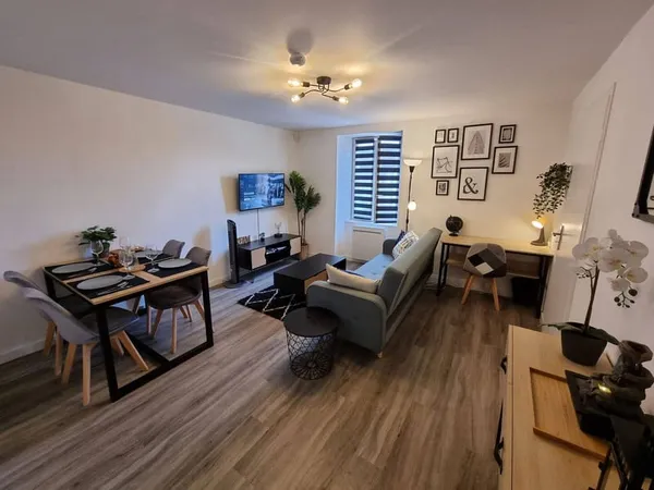 Appartement 20 pièces 327 m²