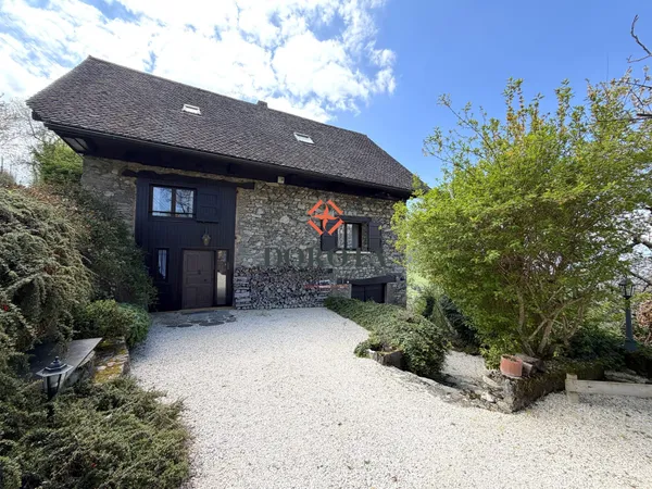 Ensemble immobilier avec vue panoramique - Charme de l'ancie