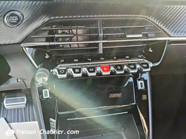 Peugeot 2008 puretech 155 s&amp;s eat8 gt — photo 15