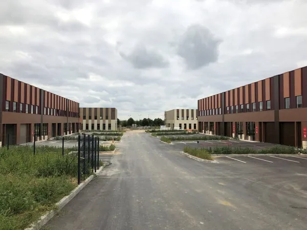 Local d'activité 2976 m²