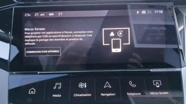 Peugeot 308 hybrid 136 e-dcs6 — photo 24