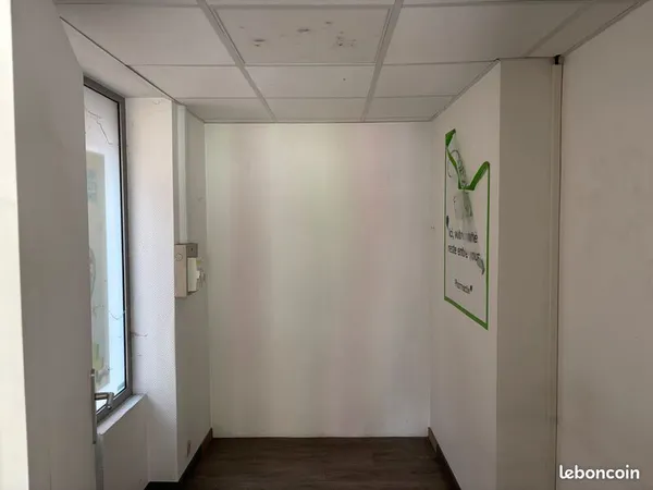 Local commercial 77 m²