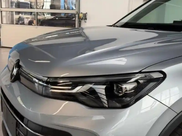 Volkswagen Tiguan 2.0 tdi 150ch life plus dsg7 — photo 9