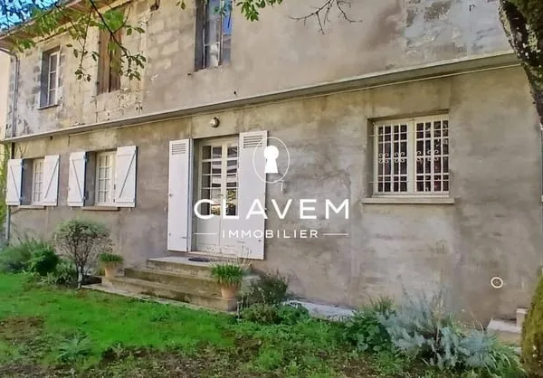 Maison 10 pièces 275 m²