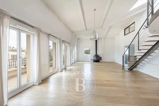 Appartement 5 pièces 239 m²