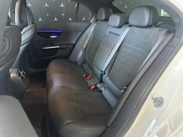 Mercedes Classe C 200 berline amg line — photo 29