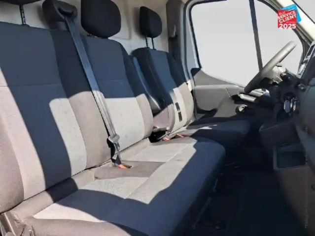 Renault Master fg f3500 l2h2 2.3 blue dci 135ch confort euro6 — photo 5