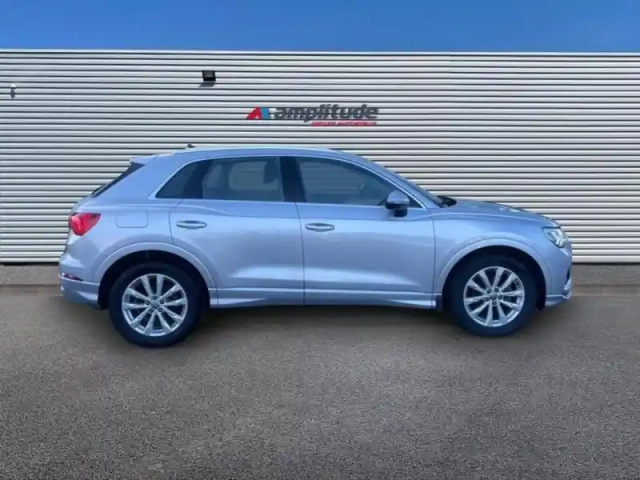 Audi Q3 35 tfsi 150ch limited s tronic 7 — photo 8