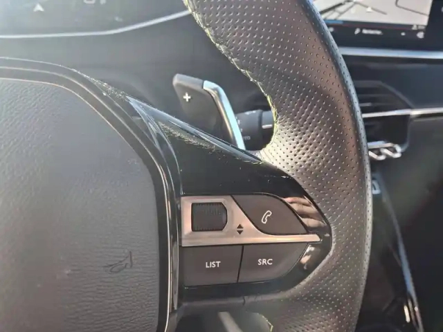Peugeot 208 puretech 100 s&amp;s eat8 — photo 23