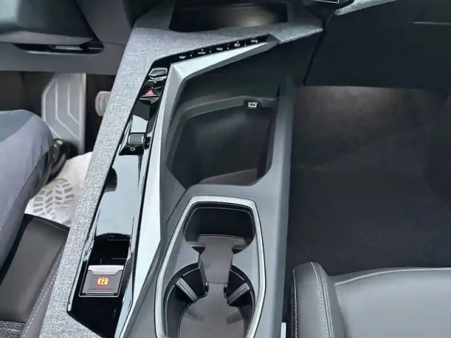 Peugeot 3008 hybrid 145 e-dcs6 — photo 41