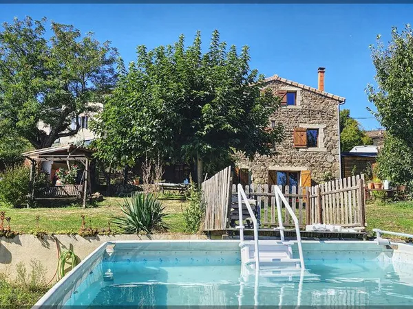 Propriété 11 pièces 332 m²