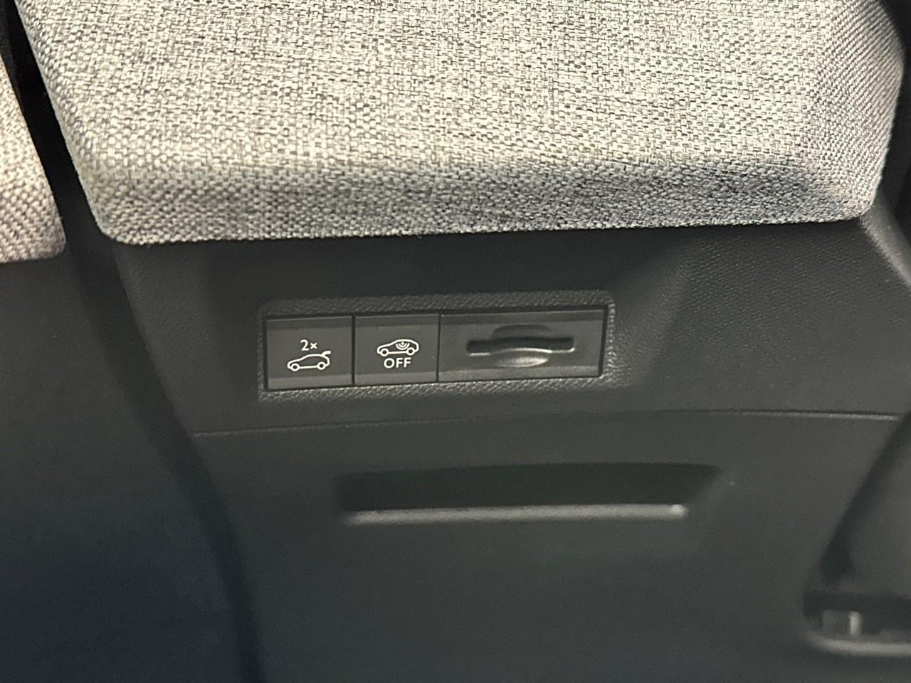 Peugeot 5008 hybrid 145 ch e-dcs6 gt — photo 16