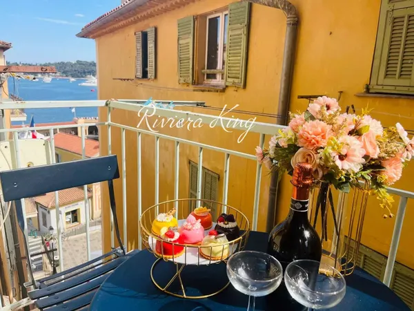 Apt avec balcon et apercu mer