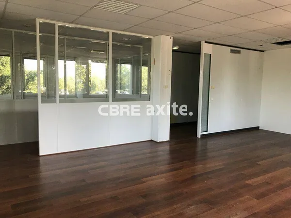 Bureau 629 m²