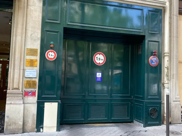 Loue parking 11m² proche Place des Ternes