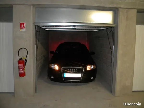 Garage sec et securise sous residence clos beaumois