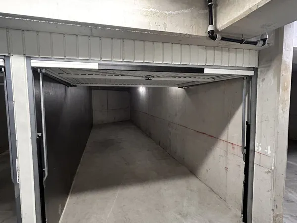 AIX LA DURANNE - GARAGE DOUBLE EN SOUS SOL - RESIDENCE SECURISEE