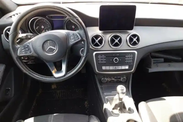 Mercedes Gla 180 d — photo 14