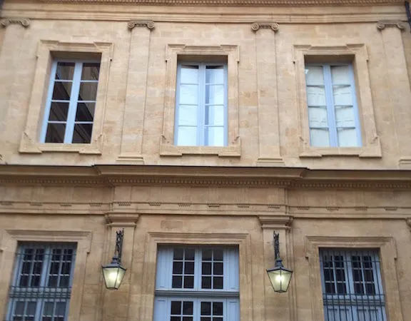 À LOUÉ APPARTEMENT TYPE 3/4 CV AIX-EN-PROVENCE
