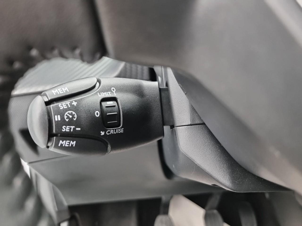 Peugeot 208 100 s&s bvm6 style — photo 20