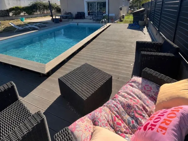 Maison contemporaine de plain-pied avec piscine - Fos-sur-Mer