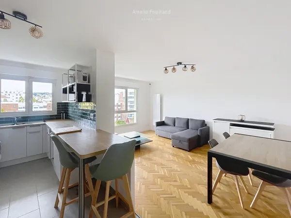 LOCATION MEUBLÉE 3 PIÈCES DE 78 M2 AVEC TERRASSE ET PARKIN