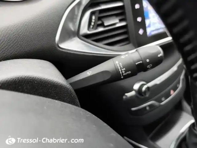 Peugeot 308 sw 1.2 puretech 130ch s&amp;s eat6 féline — photo 18