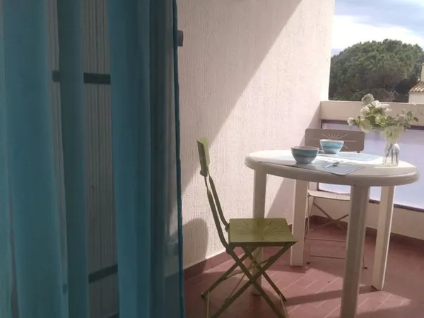 STUDIO 200m plage du Môle et 200m du Port 50m des commerces
