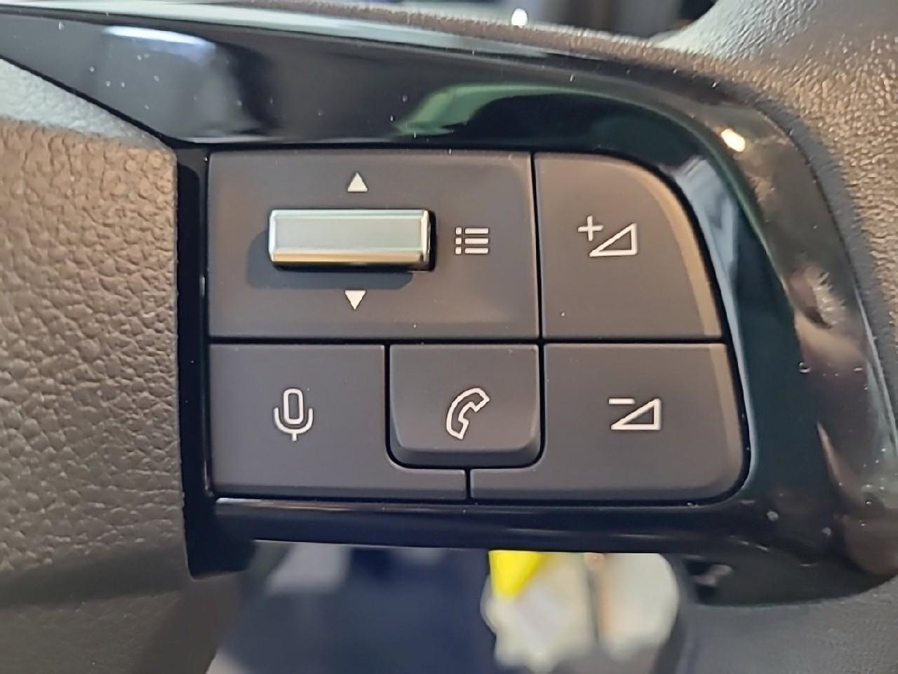 Citroën Berlingo e-berlingo taille xl 136 ch 54 kwh 7 places  plus — photo 21