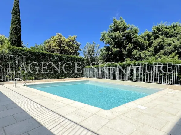A LOUER 2P NICE OUEST - PISCINE - TERRASSE - GARAGE