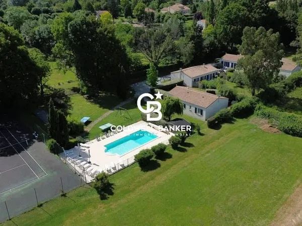 Maison 16 pièces 348 m²